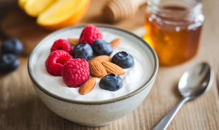 Yaourt sans lactose maison : le plaisir gourmand sans mal de ventre !